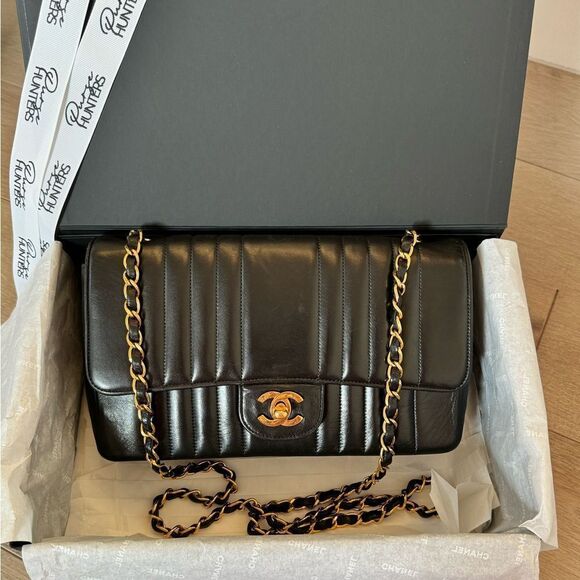 Chanel vintage classic medium vertical flap black lambskin 24k plated hardware - Picture 1 of 11